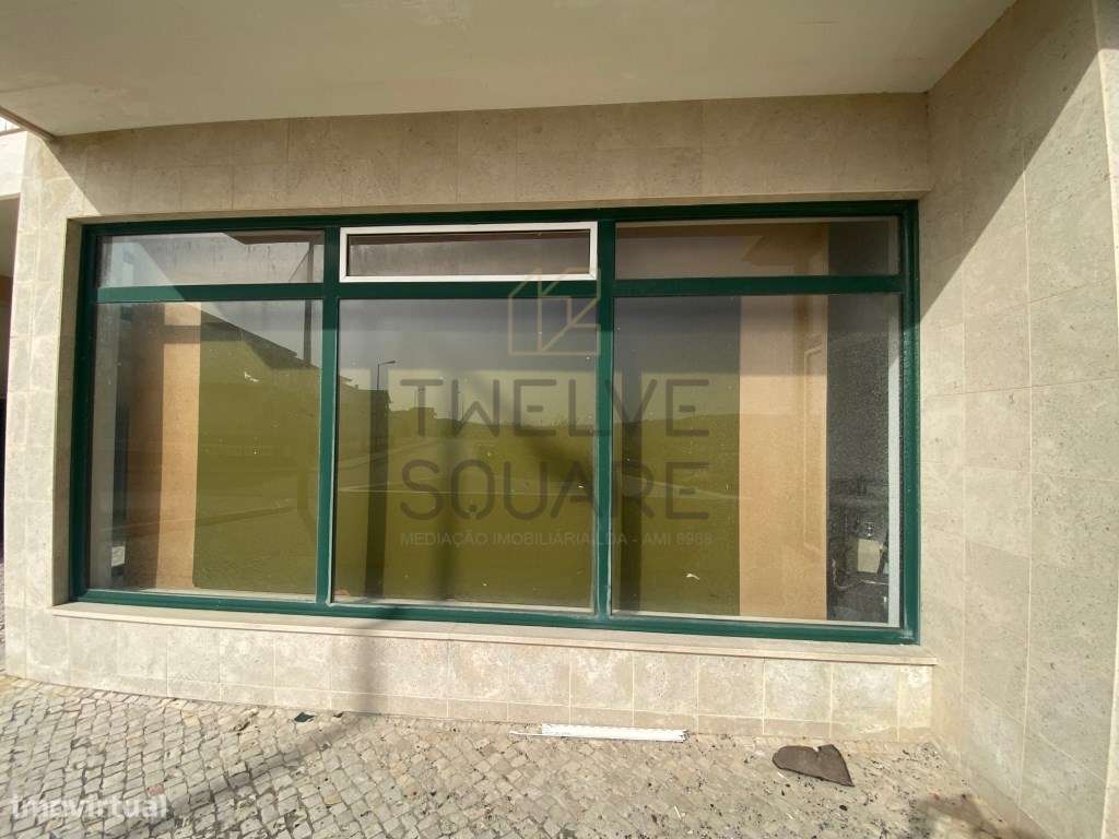 Loja com Excelente Destaque Visual, na Praia da Vieira-6