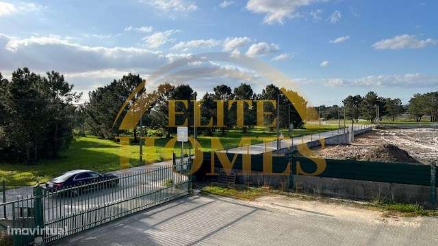 Armazém para venda na Quinta do Anjo.-35