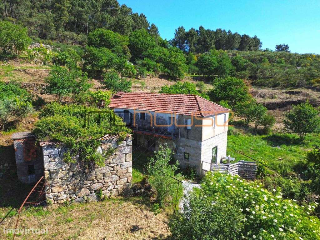 Quinta 2,6ha - Vista panorâmica e várias edificações-23