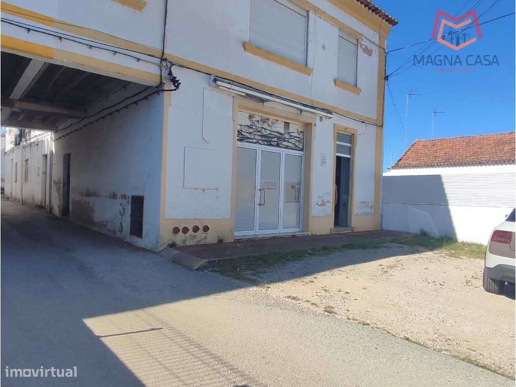 Moradia em Propriedade Total com 3 apartamentos T3, + 1 apartamento...-7