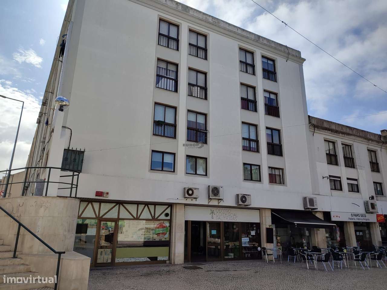 Loja ampla em Centro Comercial  Palmeiras-2