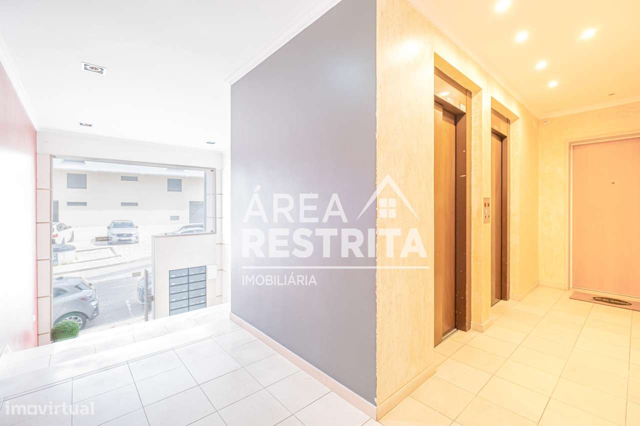 Apartamento T3 com parqueamento e varanda no Parque Luso em Corroios-22