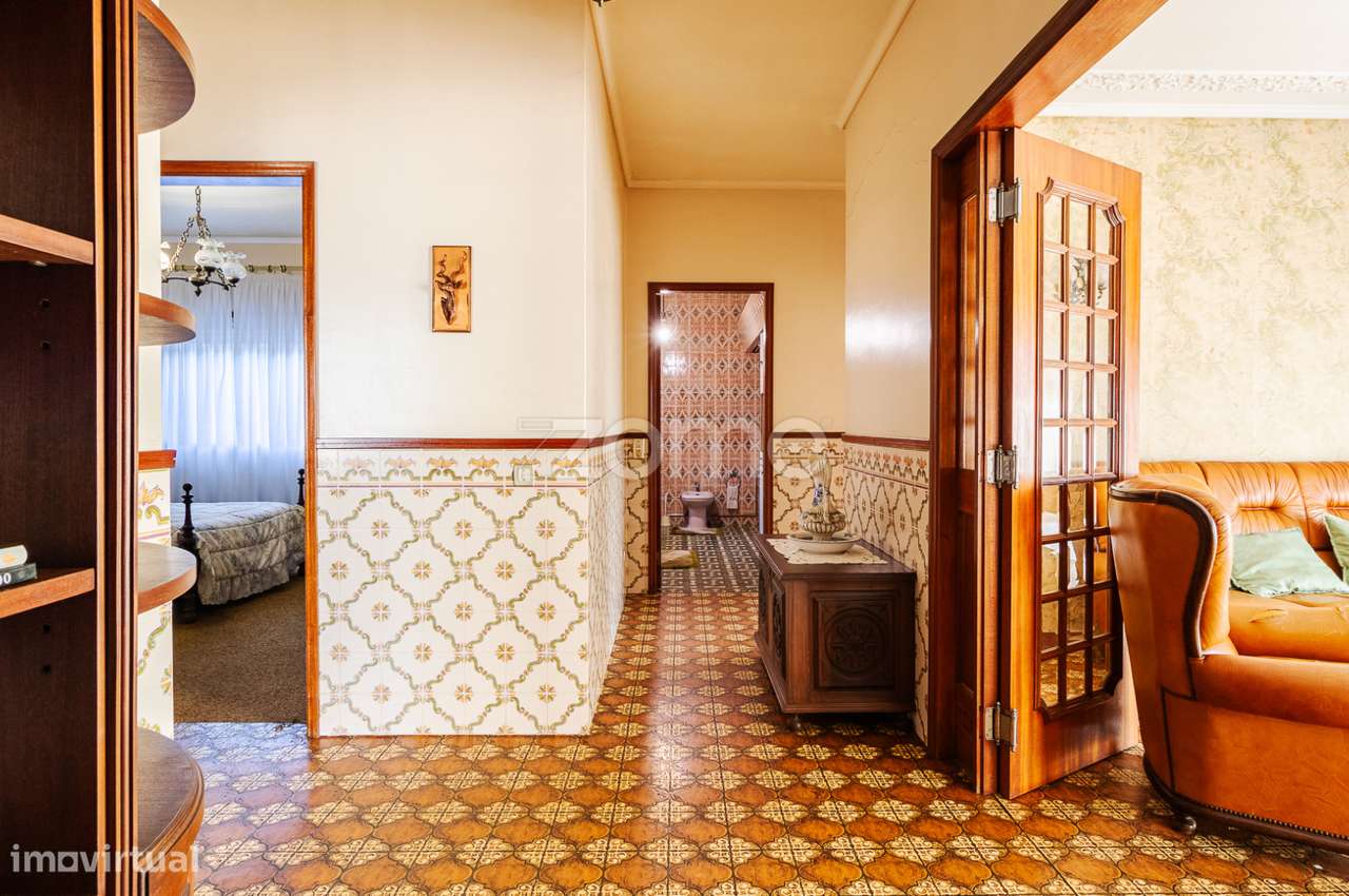 Moradia T4 com espaço comercial - Grande imagem: 3/55