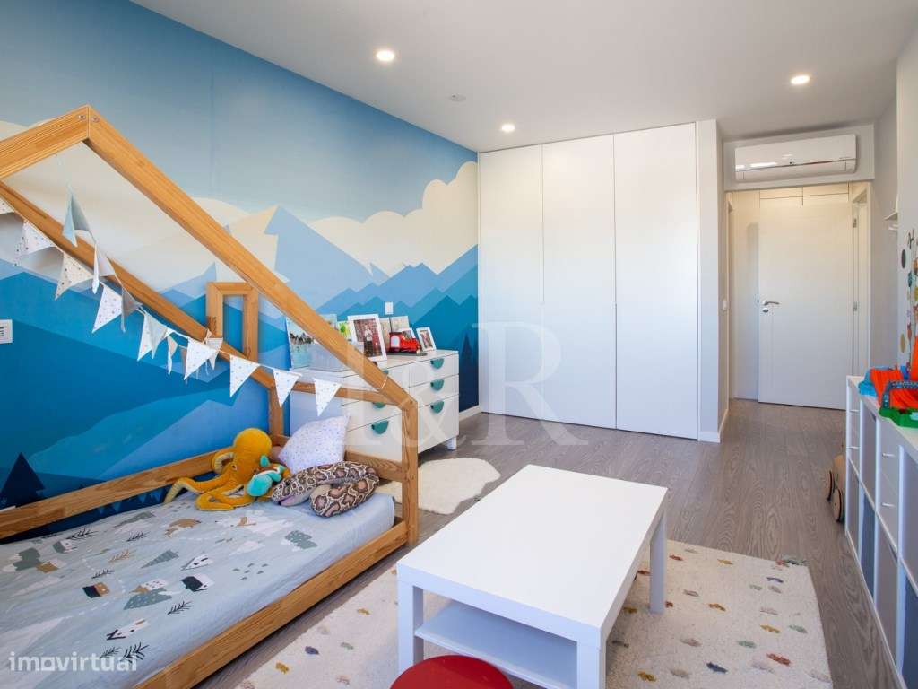 Apartamento T4 duplex com terraço e garagem no Montijo-28