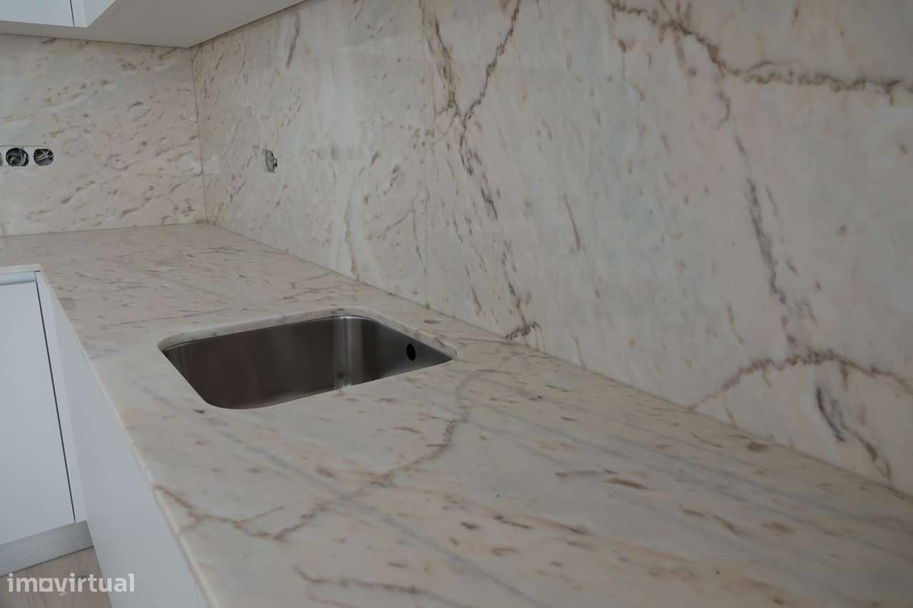 Apartamento T0 com piscina, garagem e elevador - Porto-11
