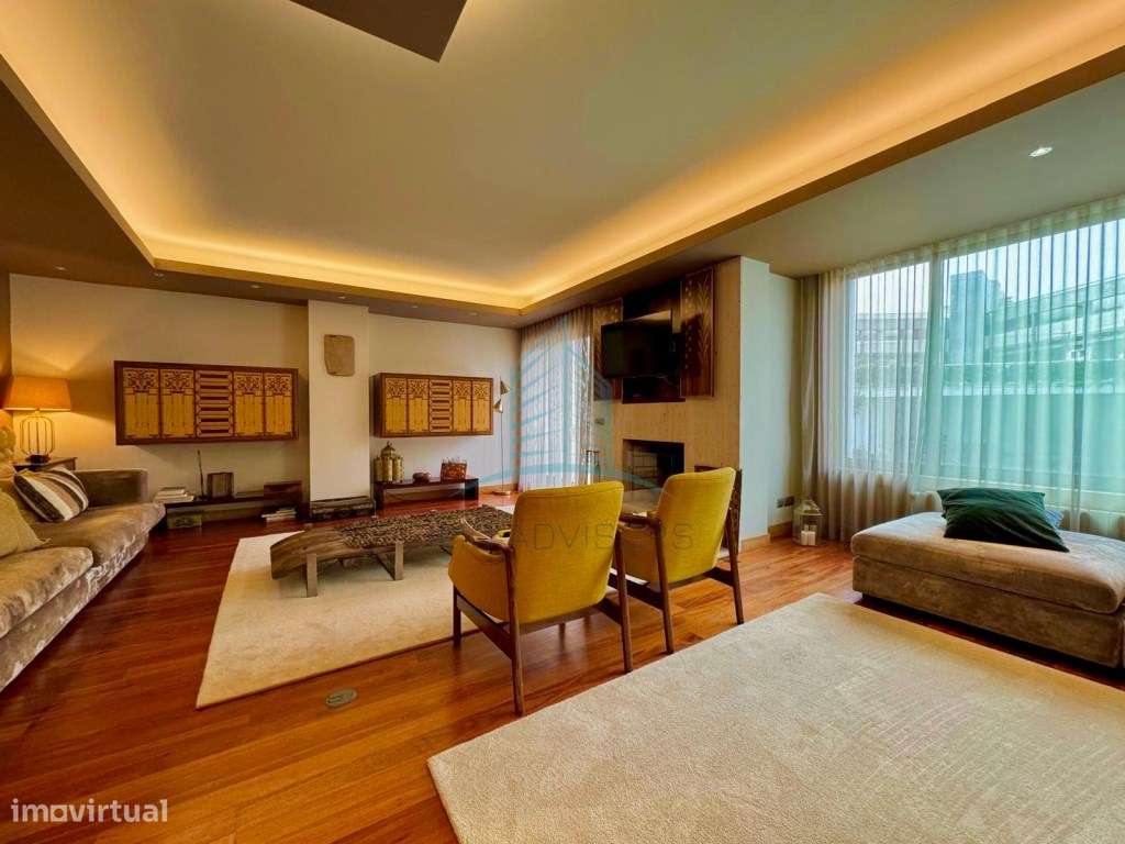 Moradia T4 com Piscina na cobertura-5