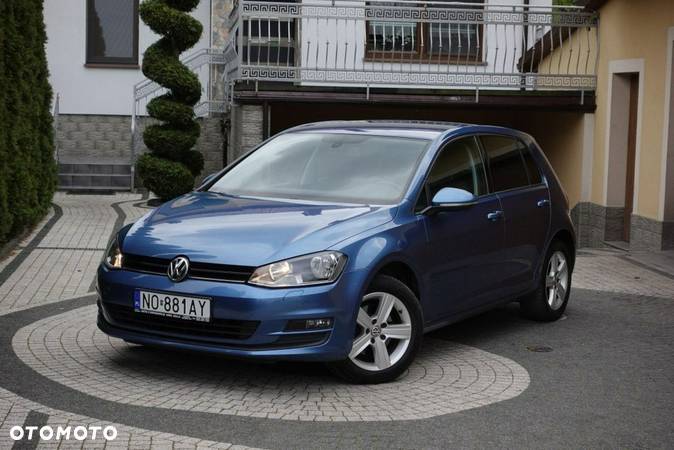 Volkswagen Golf - 1