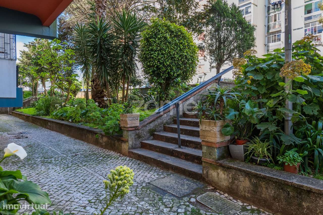 Apartamento T1+1 à venda Monte Abraão-4