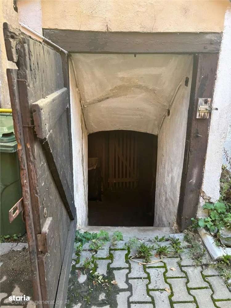 Corp de casa zona centrala,strada LUNGĂ!-13