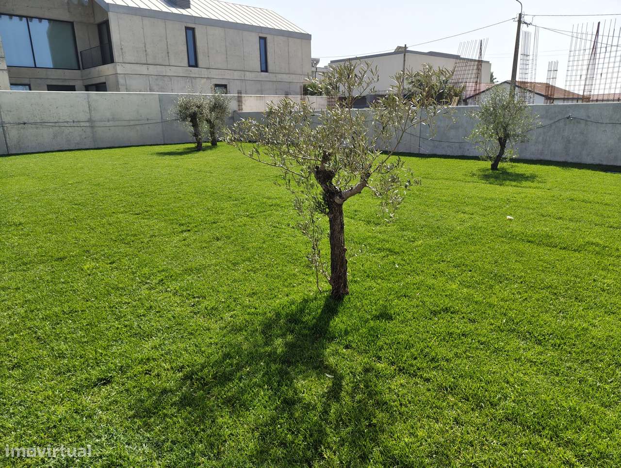 Moradia T4 com piscina e jardim em Canidelo-55