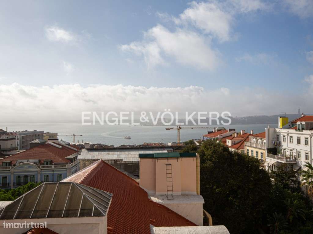 Duplex T3 com Vista Panorâmica sobre a Praça Luís de Camões e o Rio... - Grande imagem: 3/29