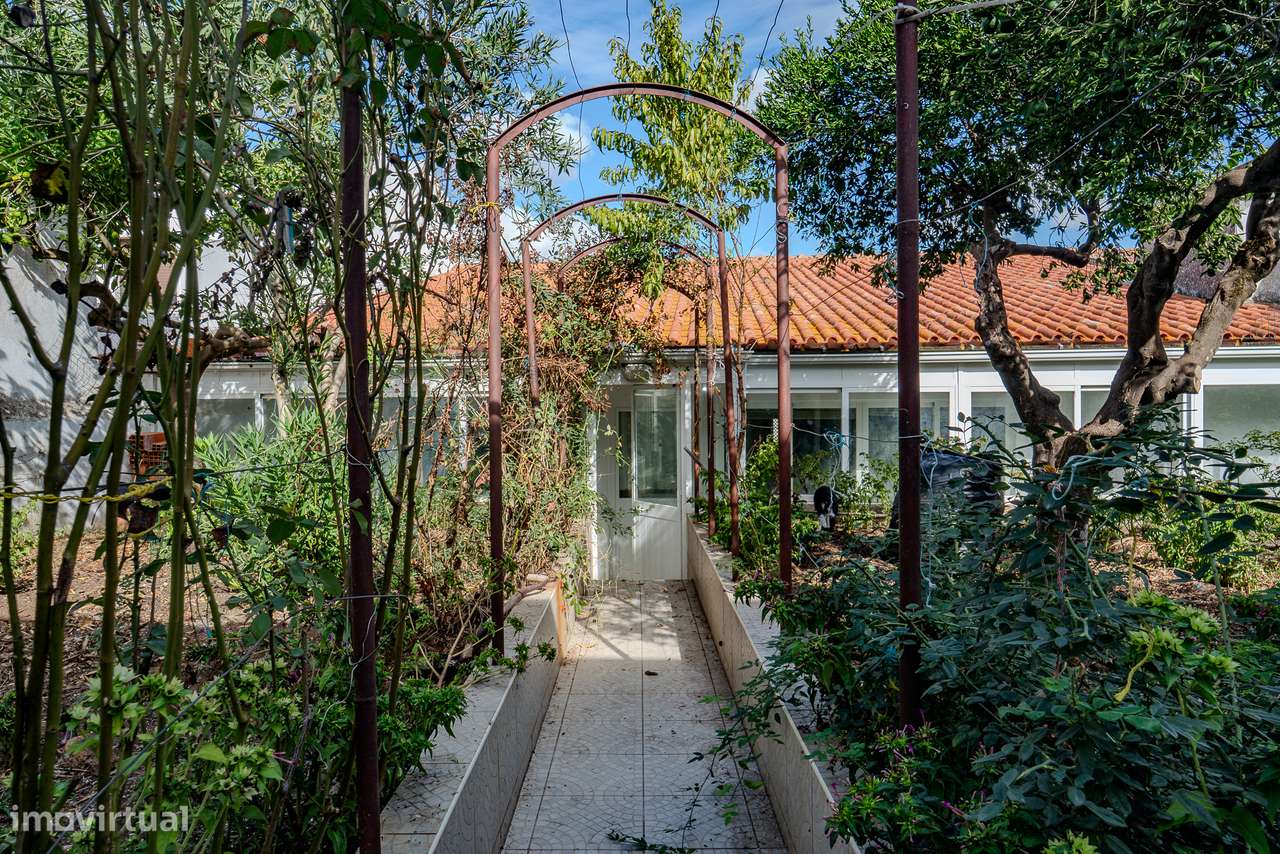 Moradia com Quintal e Garagem à Venda em Viana do Alentejo-35