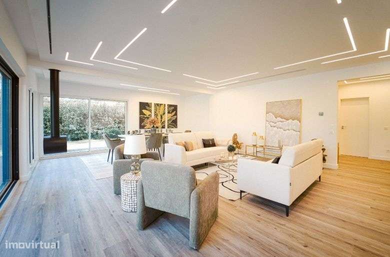 Moradia Independente T4 na Herdade da Aroeira com piscina, garagem a 2-10