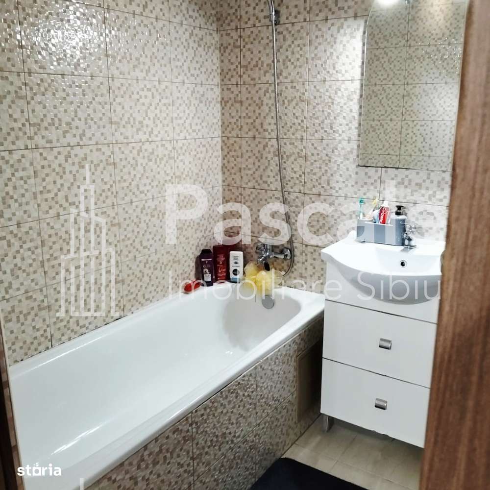 Proprietate versatilă de vânzare – ideală pentru locuință și afacere!-18