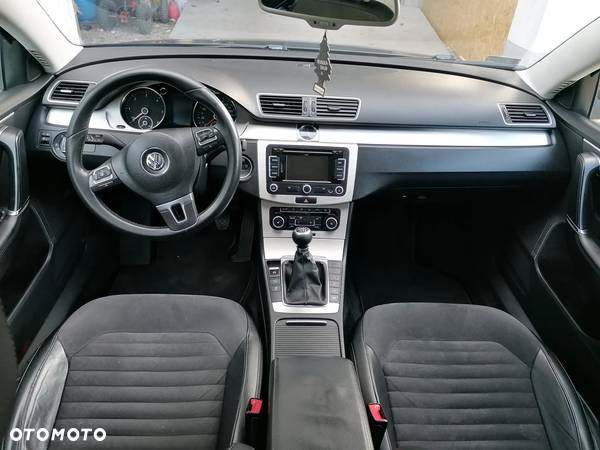 Volkswagen Passat 2.0 TDI Comfortline - 21