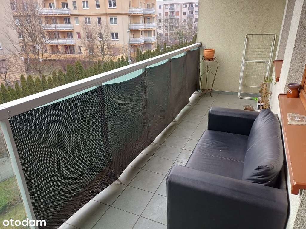 Ładne, z dużą loggią z 2010 r. piwnica, garaż-9