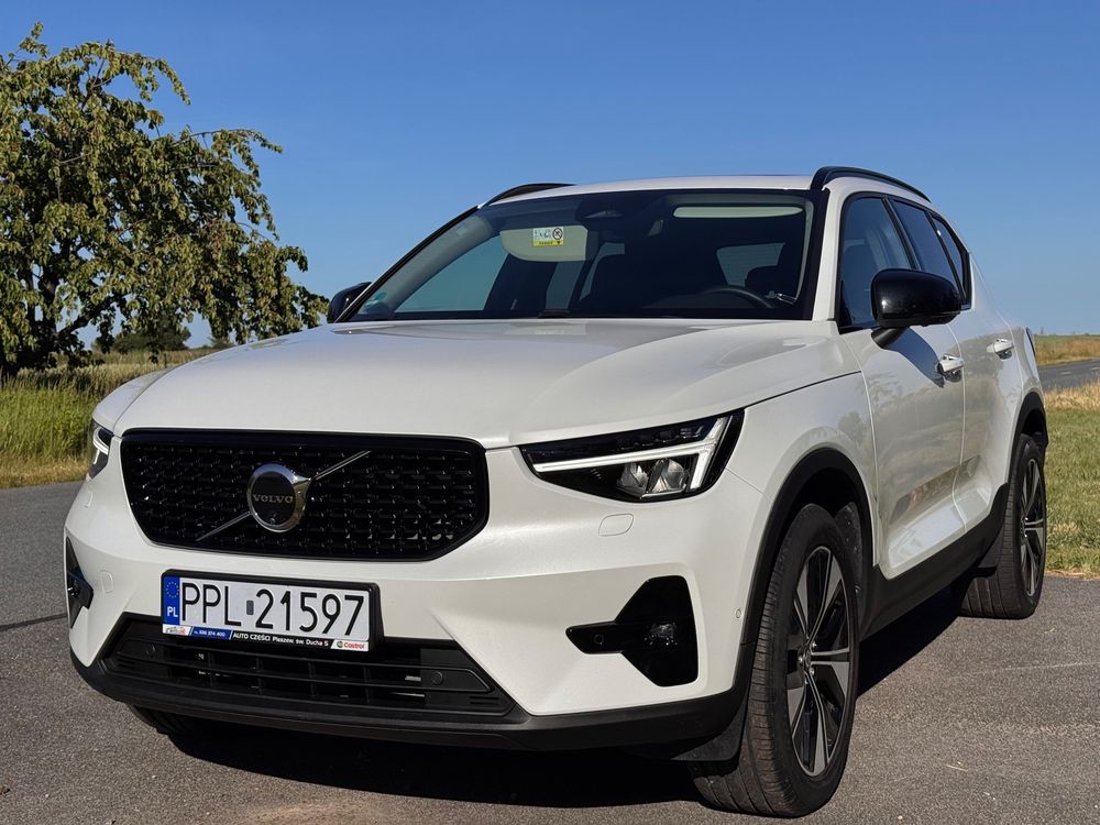 Volvo XC40 B4 Ultra Dark 2024