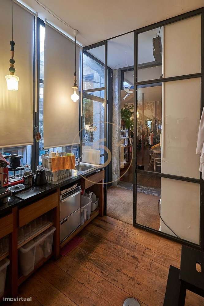 Loja na Travessa de Cedofeita para venda - Grande imagem: 4/29