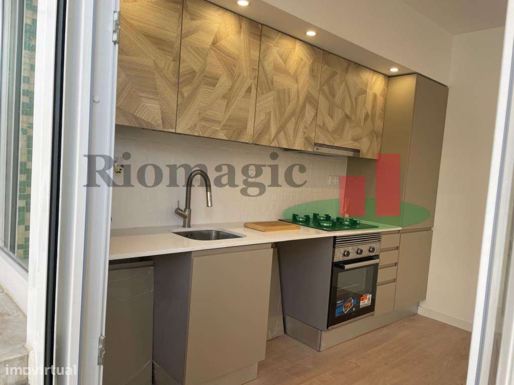 Apartamento T2 Totalmente Remodelado - Almada - Grande imagem: 4/25