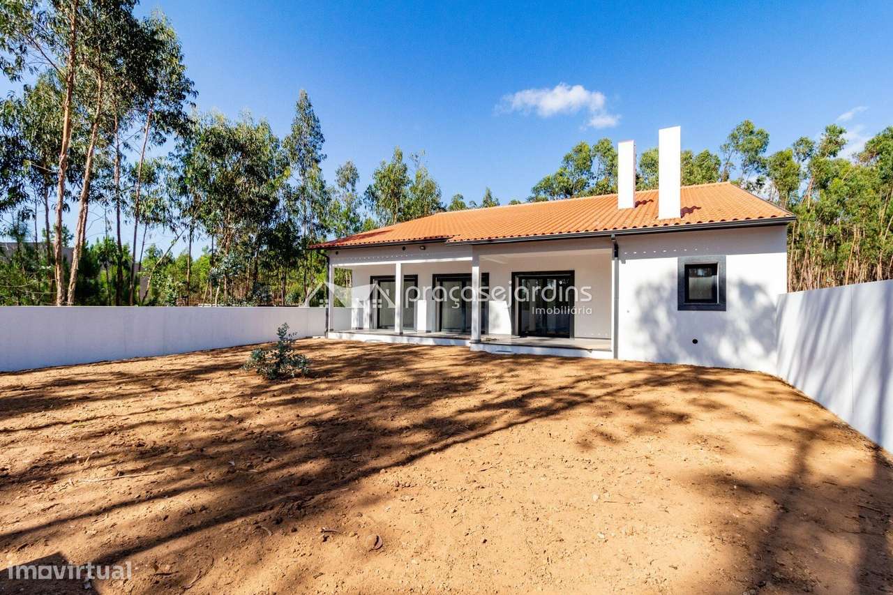 Moradia T3 com jardim, varanda e garagem-24