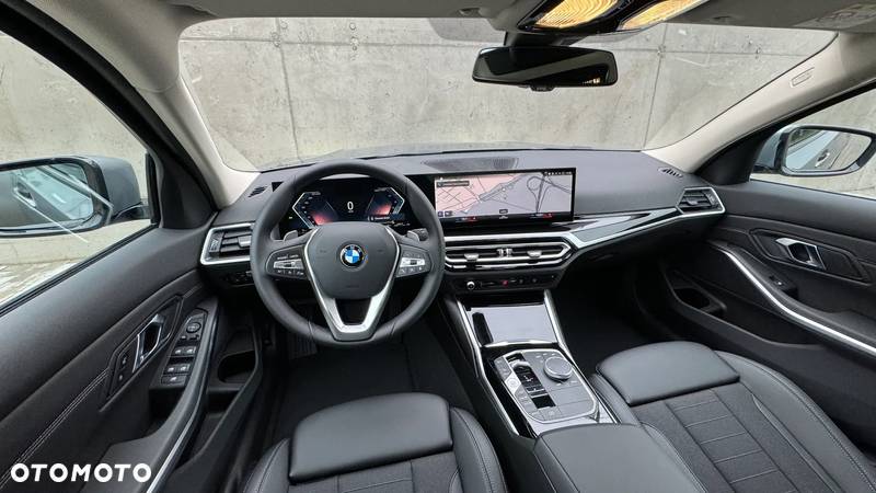 BMW Seria 3 320i - 17