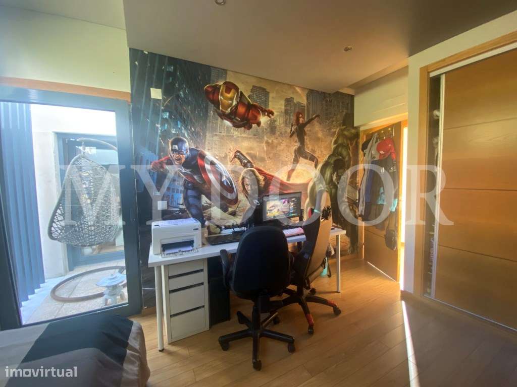 Loures - V4+1 Moradia c/ Piscina Privada - Varanda - Box + 2 parque...-36