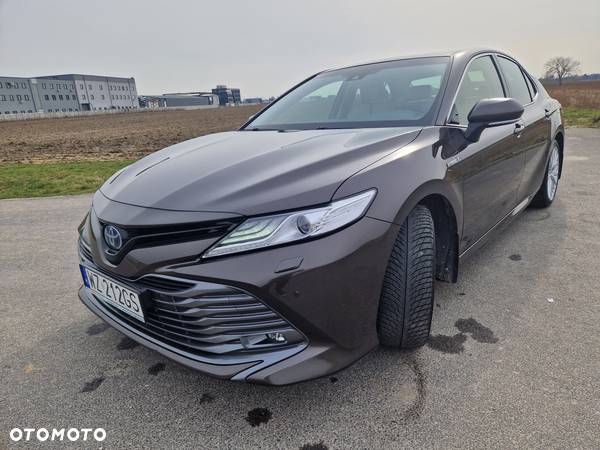 Toyota Camry - 2