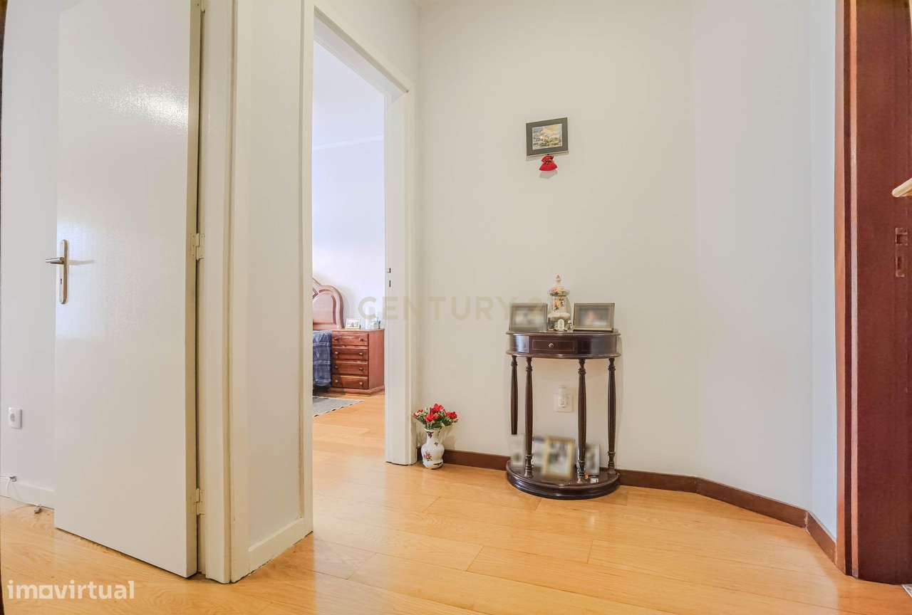 Apartamento T2 com Varanda, Garagem e Piscina | Valongo-32
