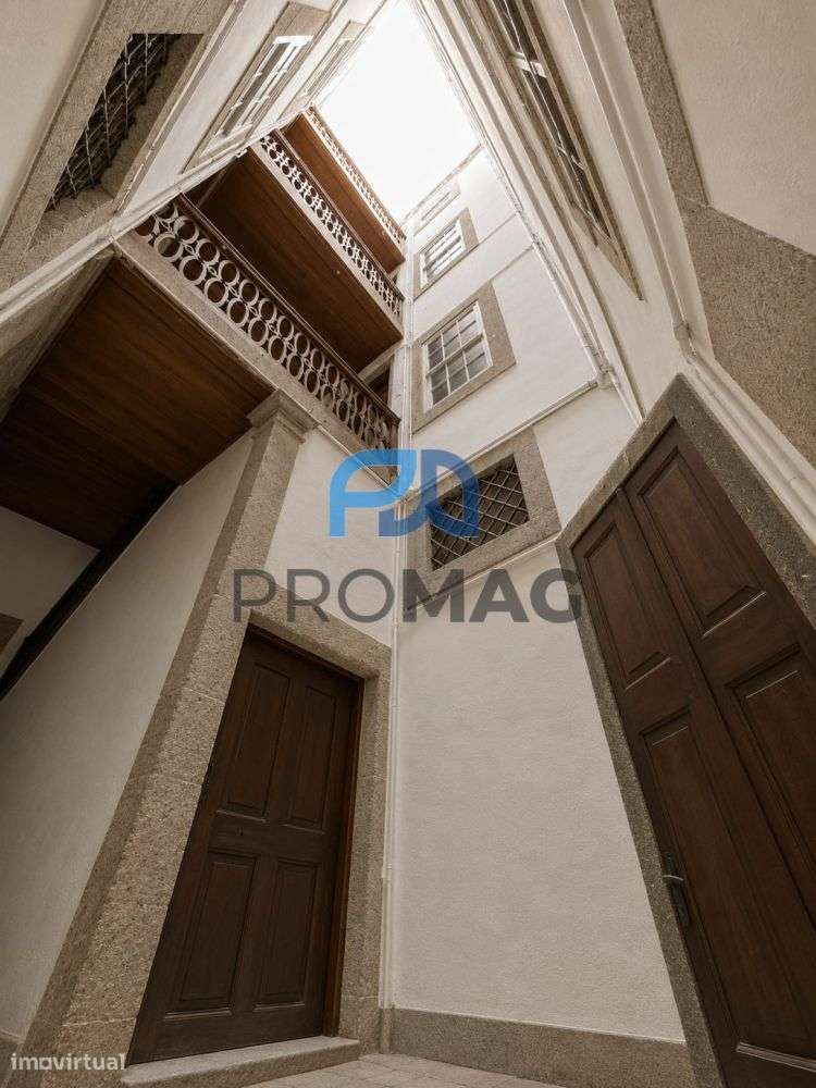 Prédio com Comércio - Baixa do Porto-13