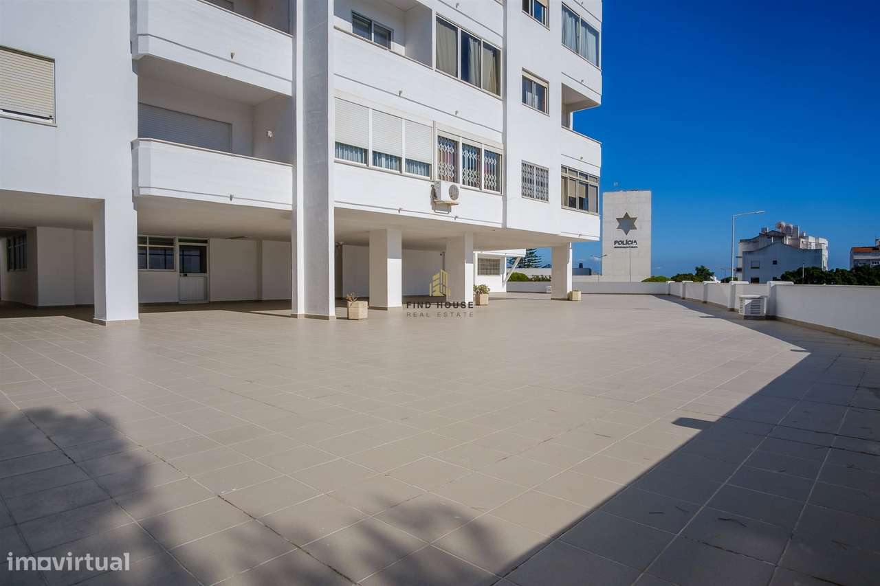 T2 com vista mar, garagem e arrecadação em Condomínio com piscina e ja-45
