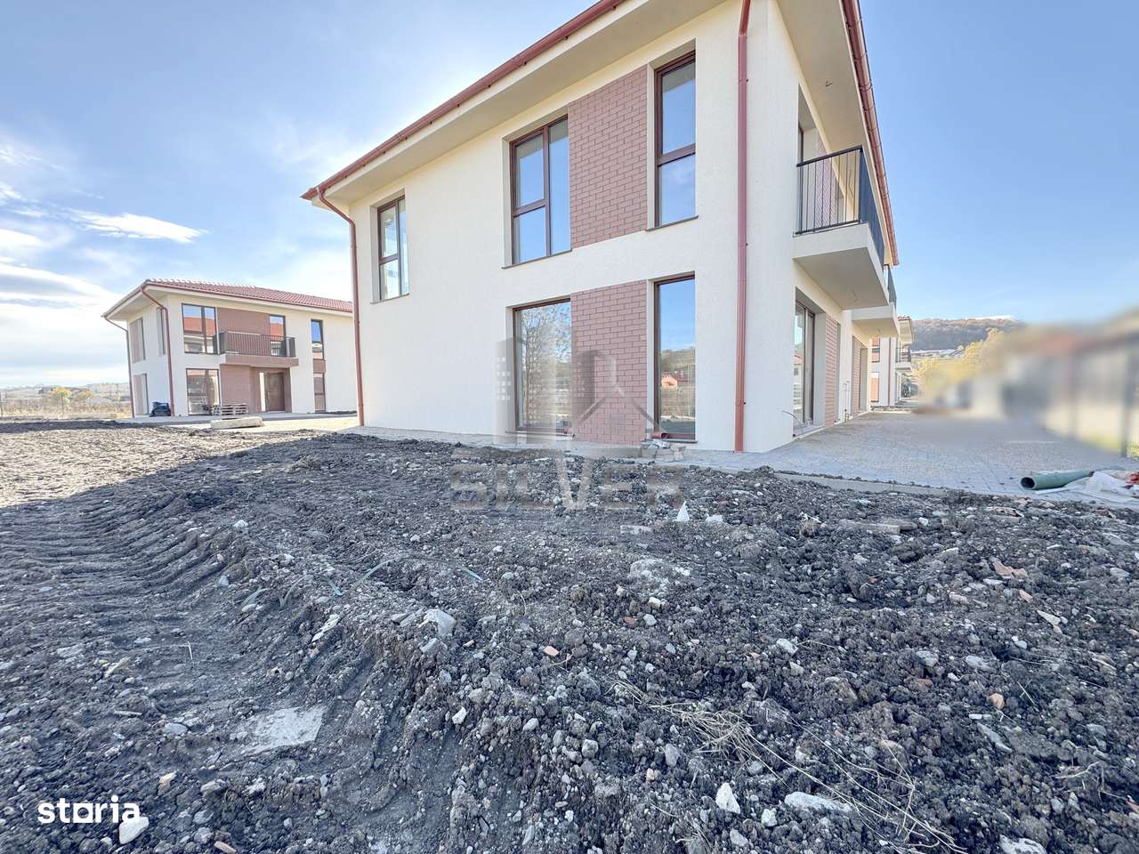 Casa cuplata in zona accesibila cu CF. - Imagine principală: 2/5