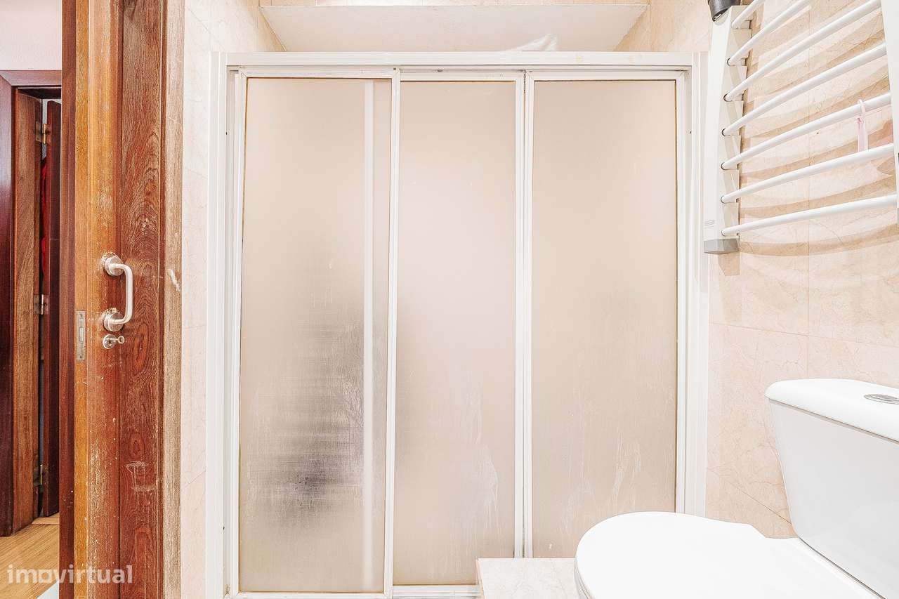 T3 em Mem Martins muito luminoso-15