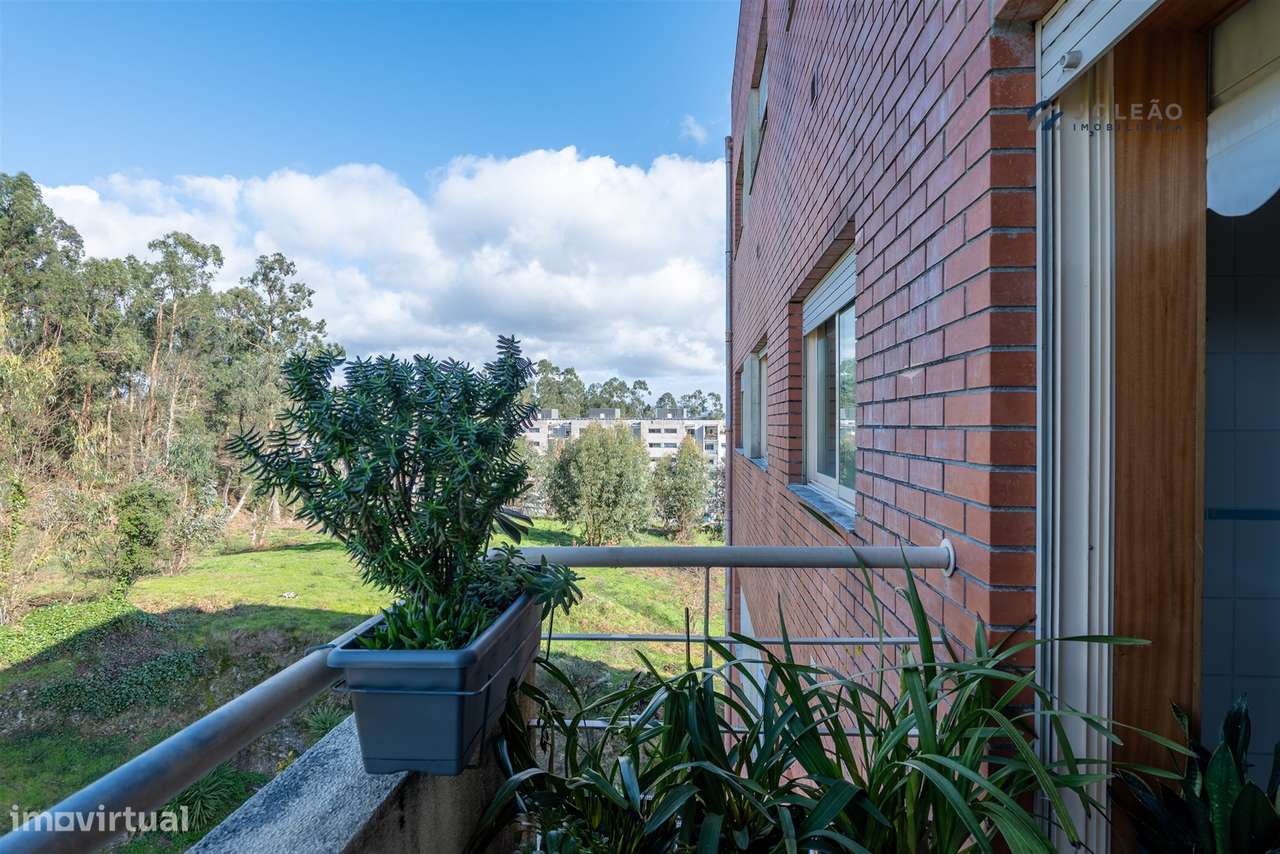 T3 com Excelente Exposição Solar no Coração de Paredes-11