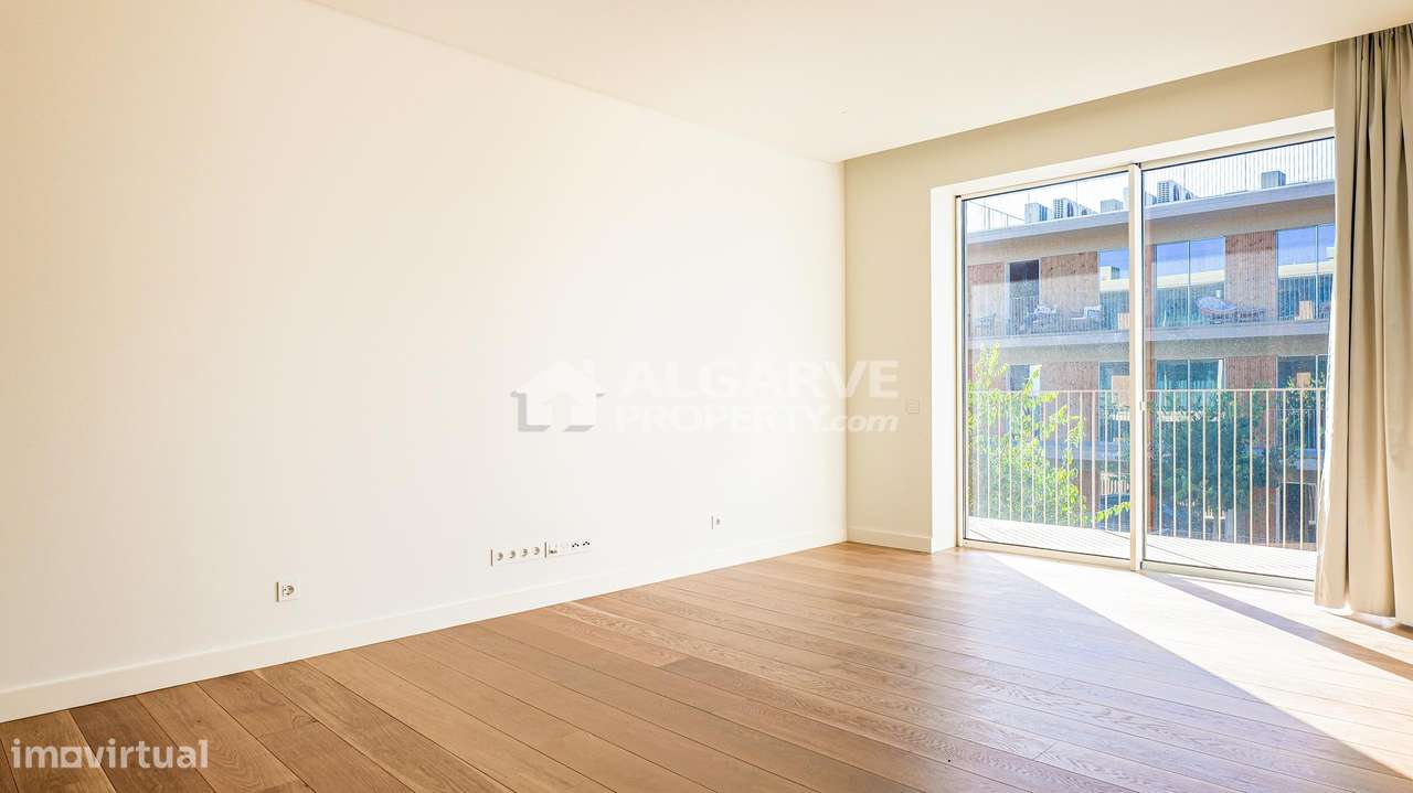 Luxuoso apartamento T2 novo em frente à Praia de Quarteira, Algarve-10