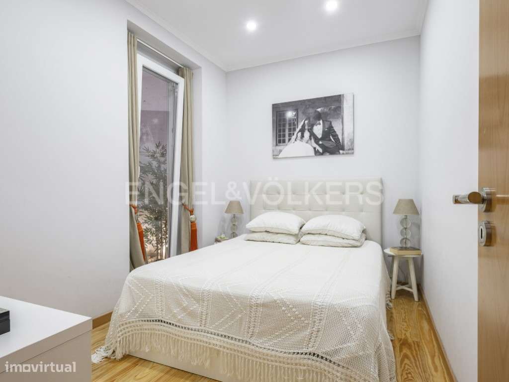 T4 remodelado com terraço e jardim Anjos / Arroios-19