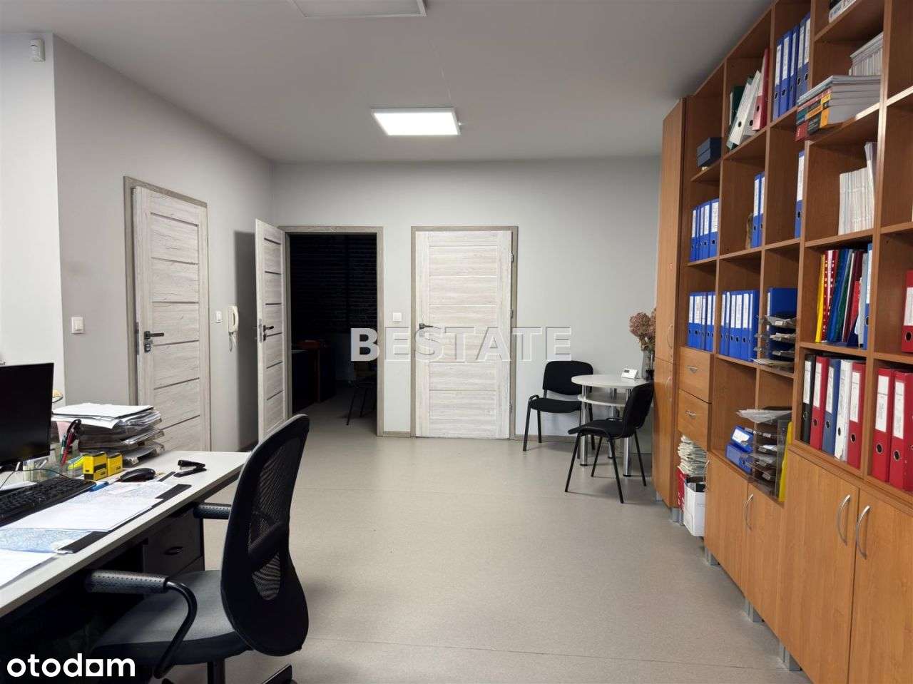 Lokal w Centrum miasta idealny pod usługi, garaż-7