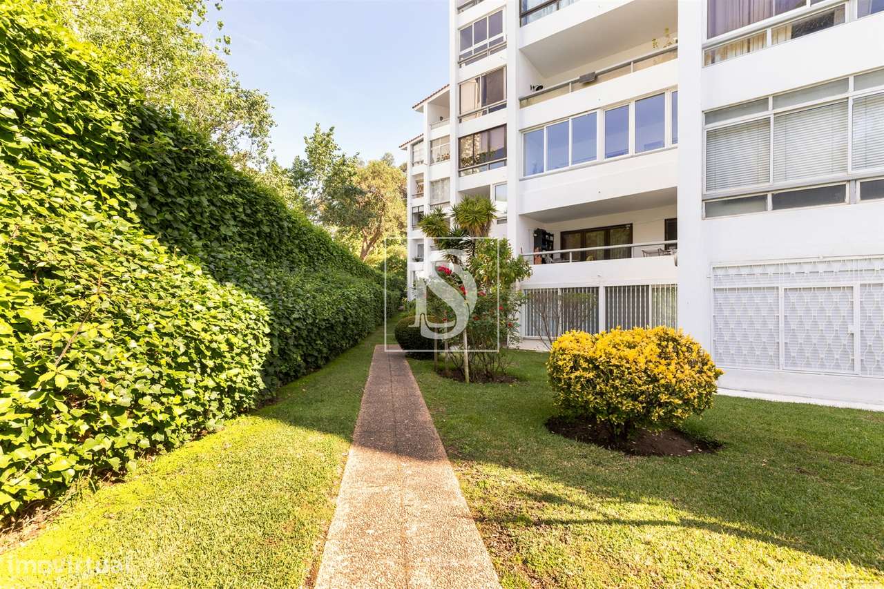 Apartamento T1 para venda mobiliado em Cascais com piscina e jardim-14