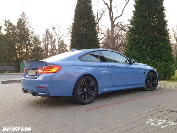 BMW M4 Coupe DKG - 15