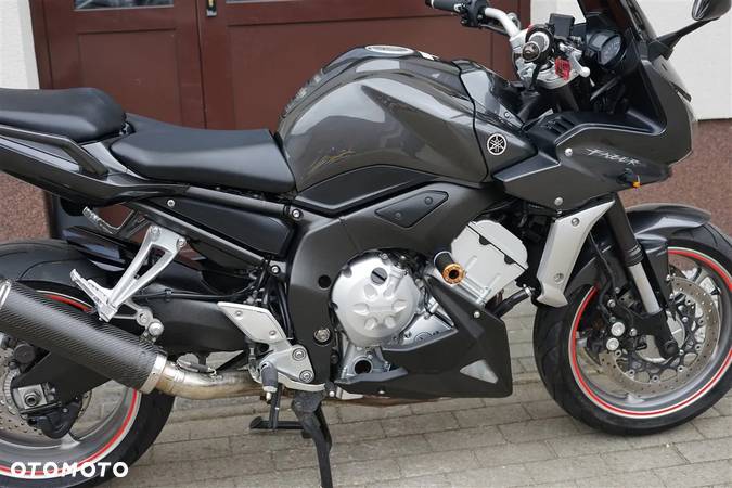 Yamaha FZ - 8