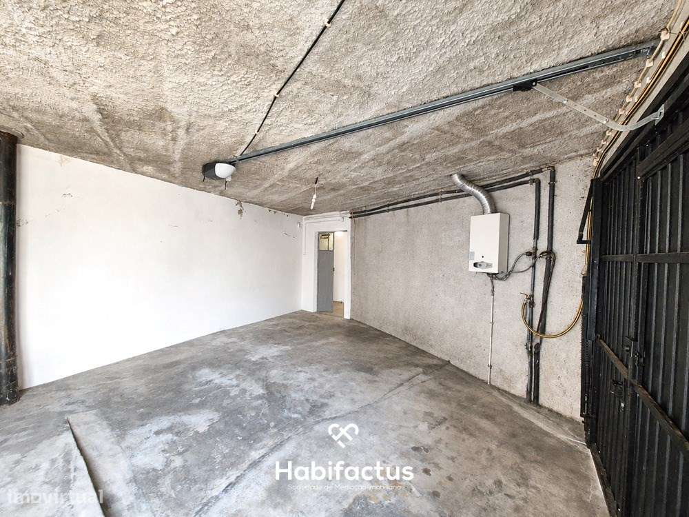 Moradia T3 para Remodelar em Bodiosa com Terreno-18