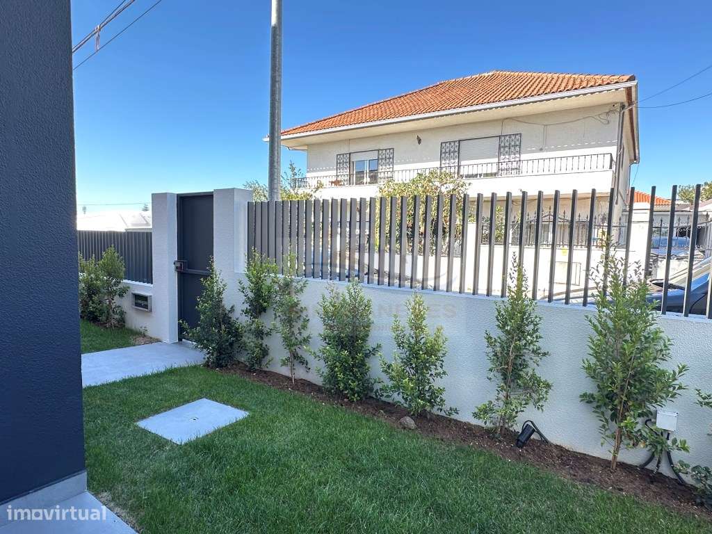 Viva com Conforto: Moradia T4 Exclusiva em Barcarena com Piscina - Grande imagem: 5/60