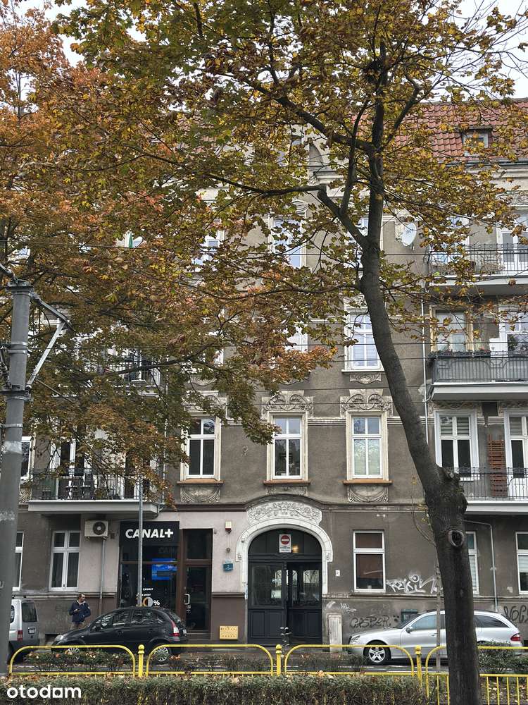 Ładne mieszkanie w kamienicy - wszędzie blisko!-15