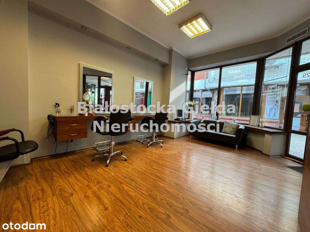 Lokal pod działalność usługową-handlowo-biurową-0