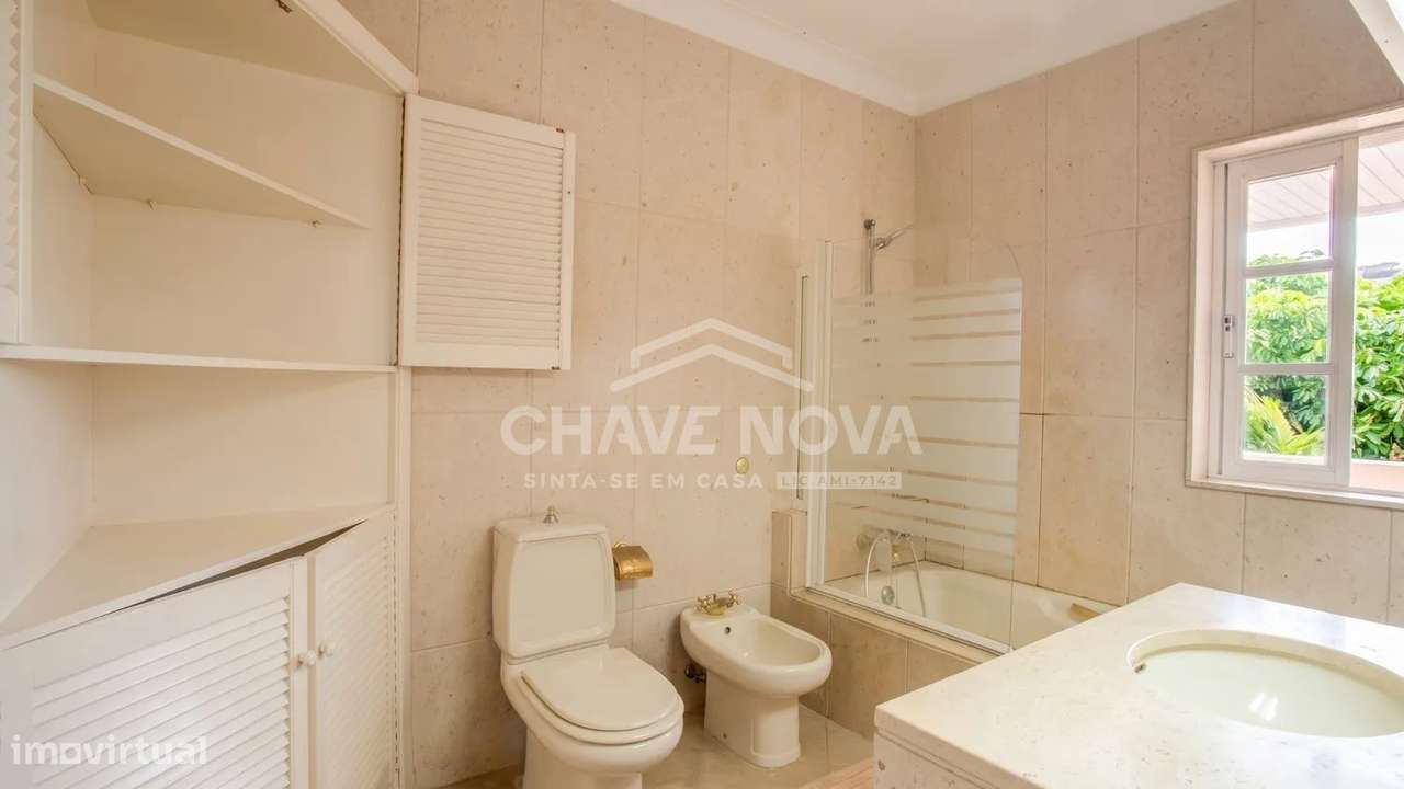 Moradia V6 com Piscina Interior e Exterior | Arcozelo | Vista Mar-3