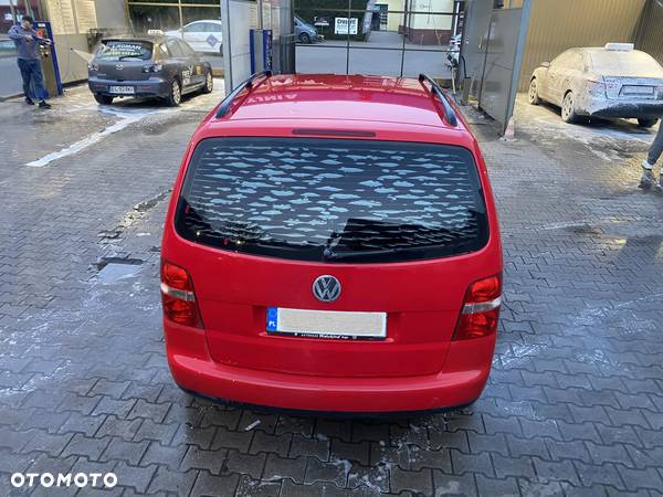 Volkswagen Touran 2.0 TDI Highline DSG - 8