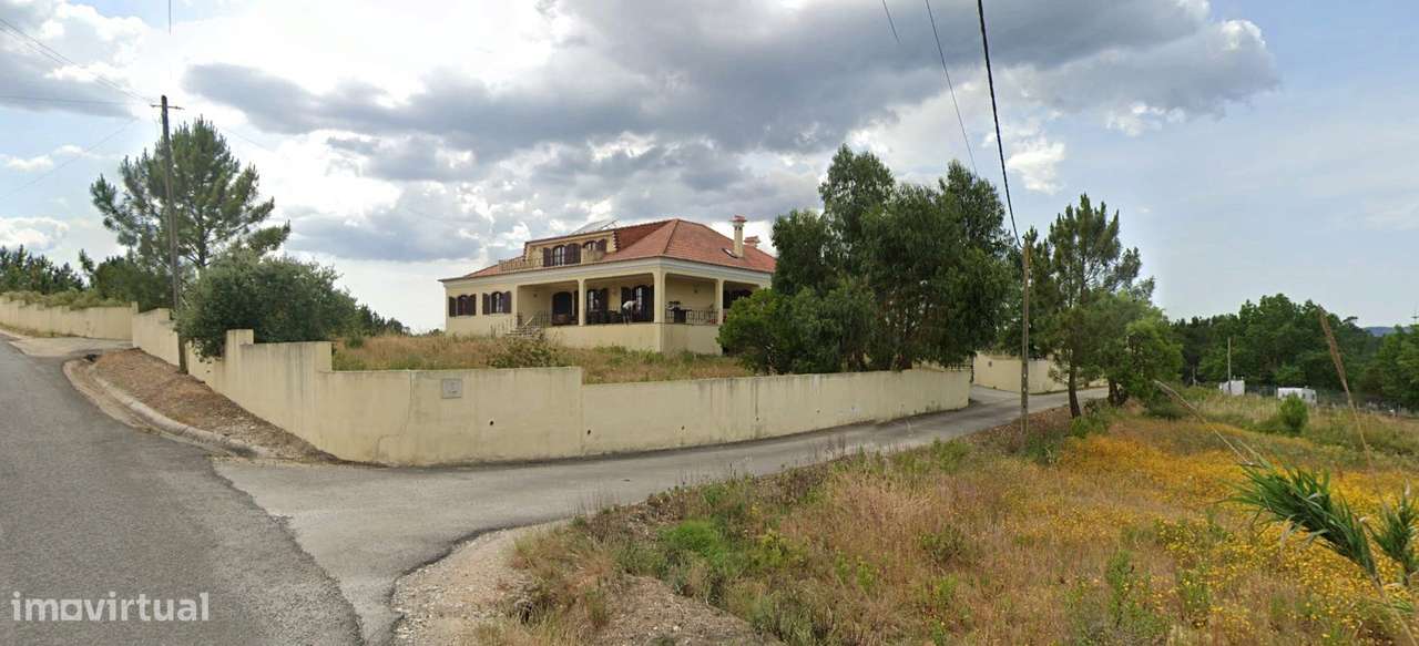 Vivenda Isolada com terreno - Alenquer-5