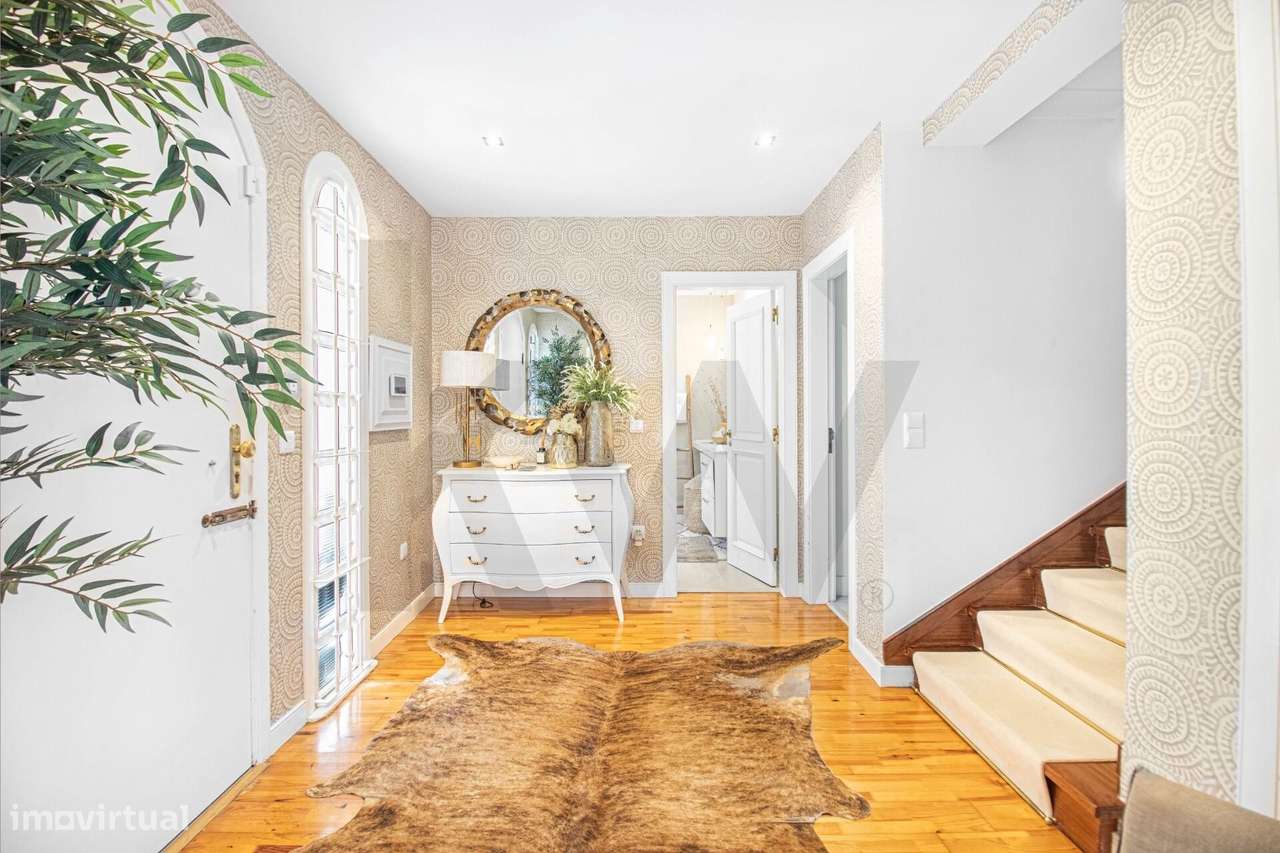 Elegância Clássica e Conforto Moderno: Moradia T4 com Piscina em Santo - Grande imagem: 4/58