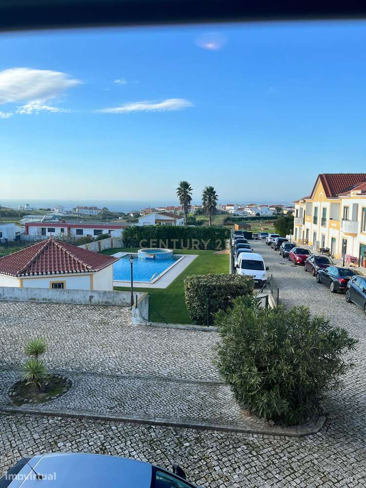 Moradia T4 em condomínio fechado com piscina, vista mar e walking dist-32