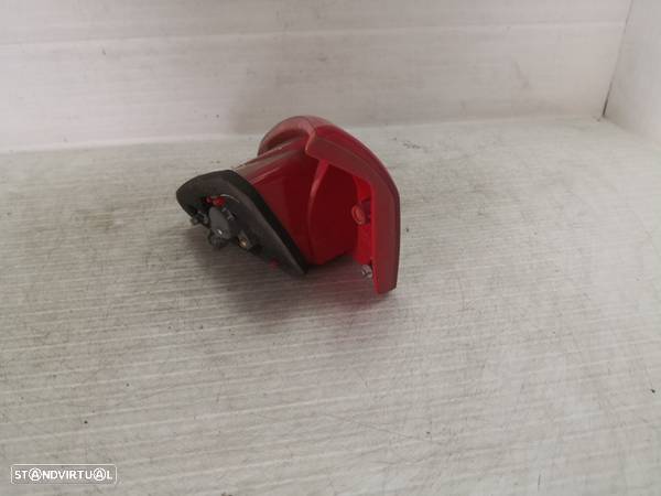 Farolim Stop Esq Alfa Romeo 147 (937_) - 2