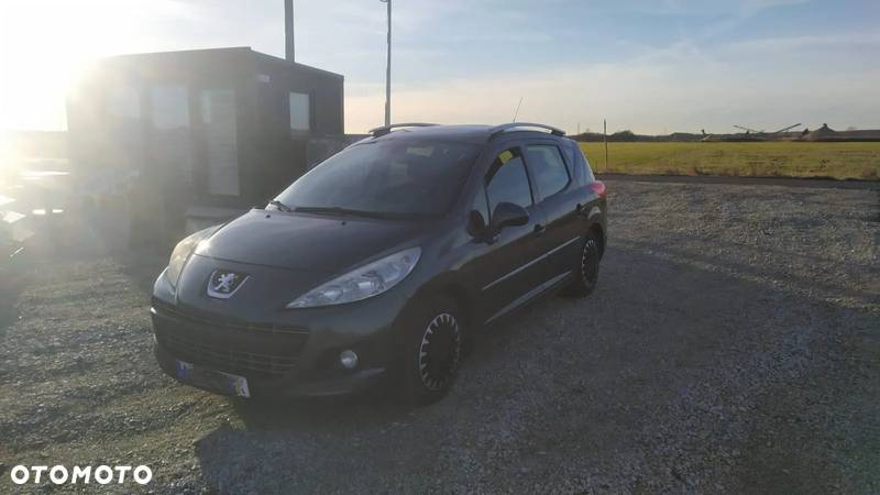 Peugeot 207 1.4 Premium - 4